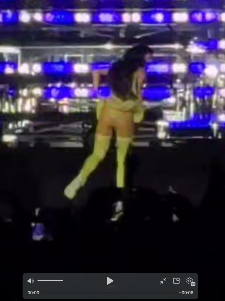 Кэти Перри показала попу в Абу-Даби Кэти Перри показала попу в Абу-Даби