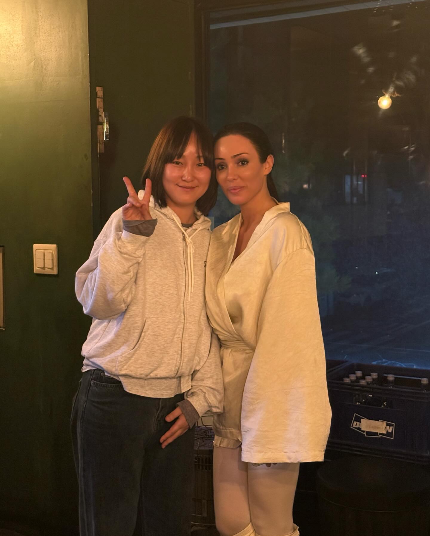 Чтобы остаться неузнанной Бьянка Цензори сняла на улице штаны Чтобы остаться неузнанной Бьянка Цензори сняла на улице штаны