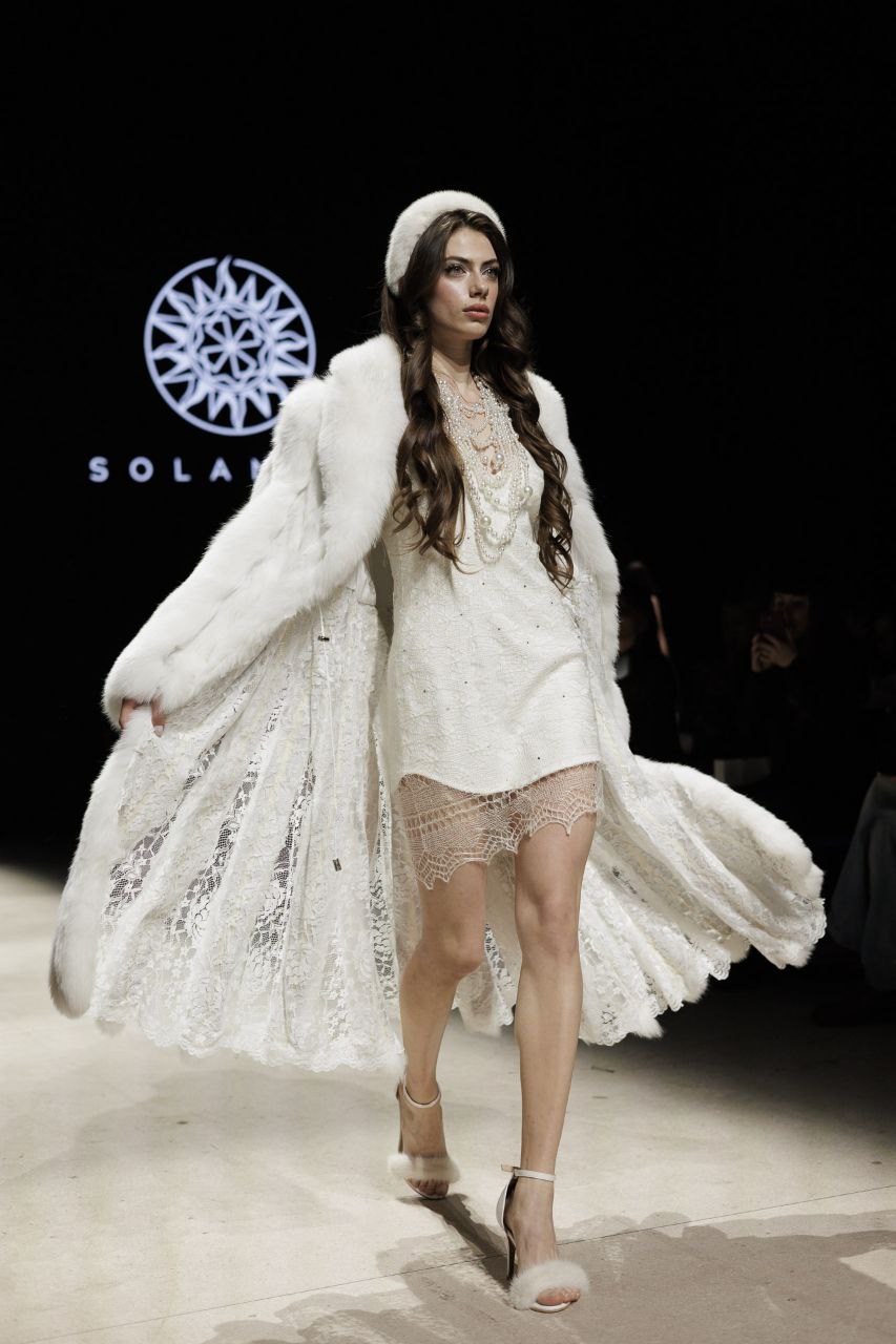 Гостей Московской недели моды очаровали магией кристаллов Гостей Московской недели моды очаровали магией кристаллов