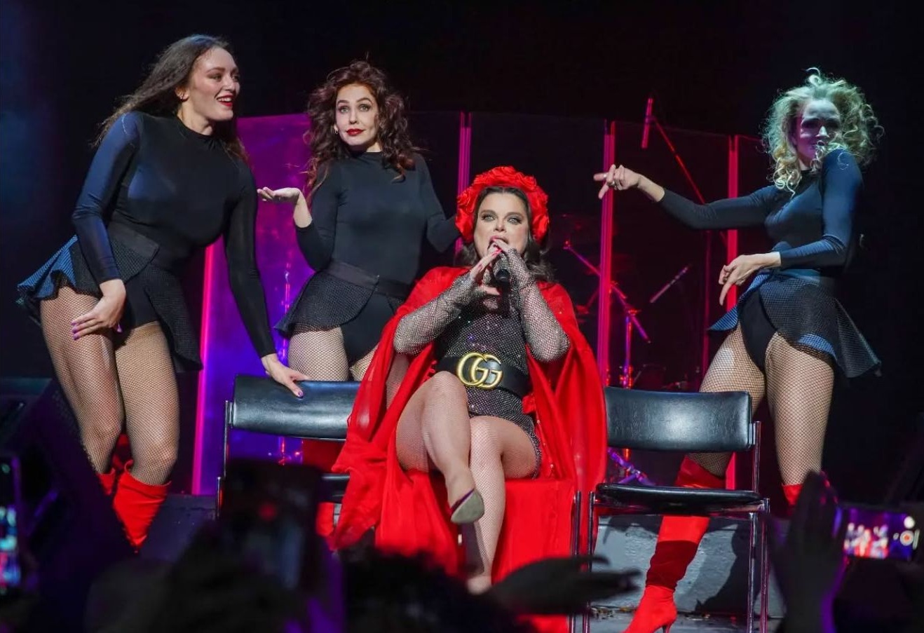 Подтанцовка Наташи Королевой возбудила зрителей Краснодара