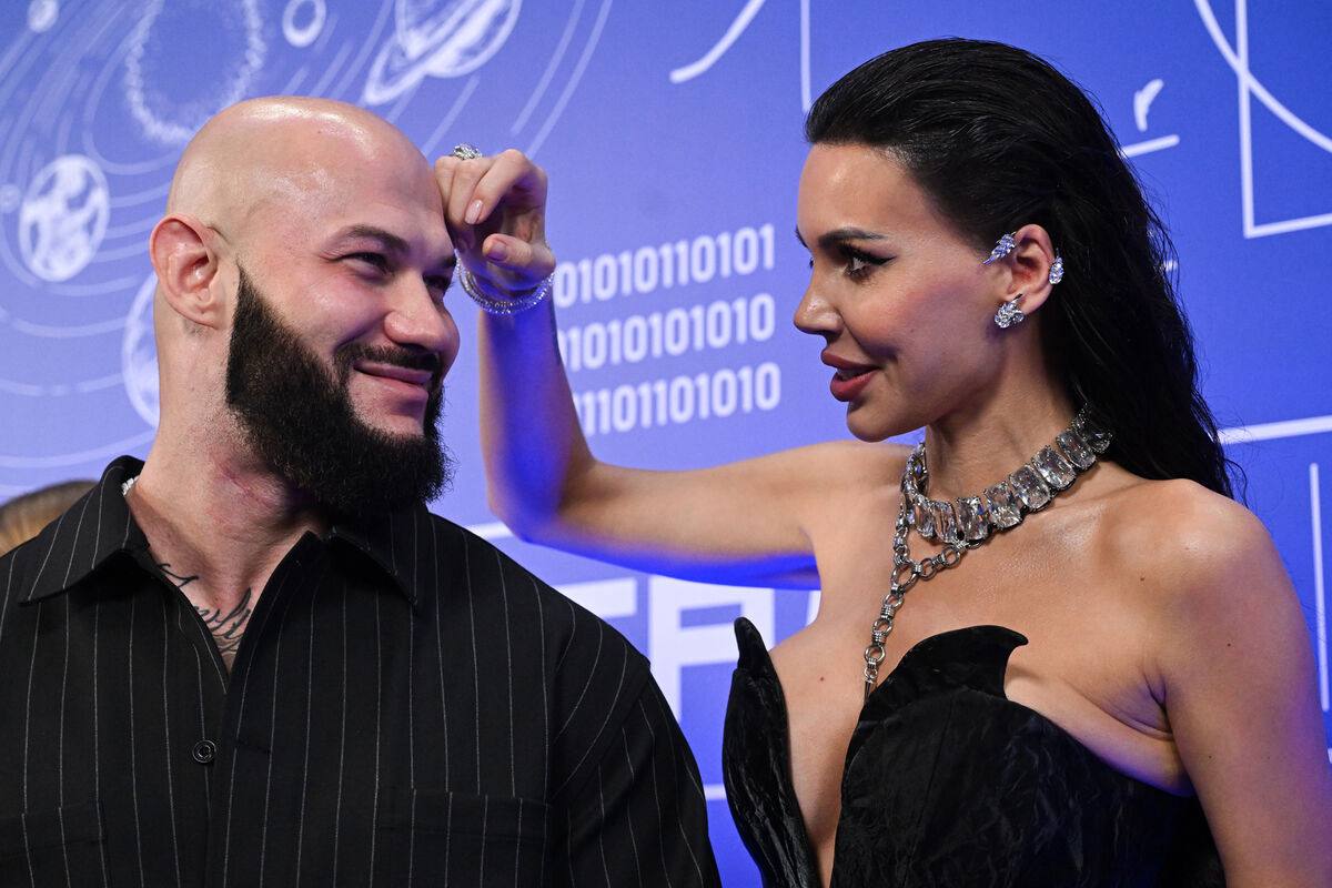 Джиган проклял Самойлову и закрутил роман с Седоковой, но это не точно