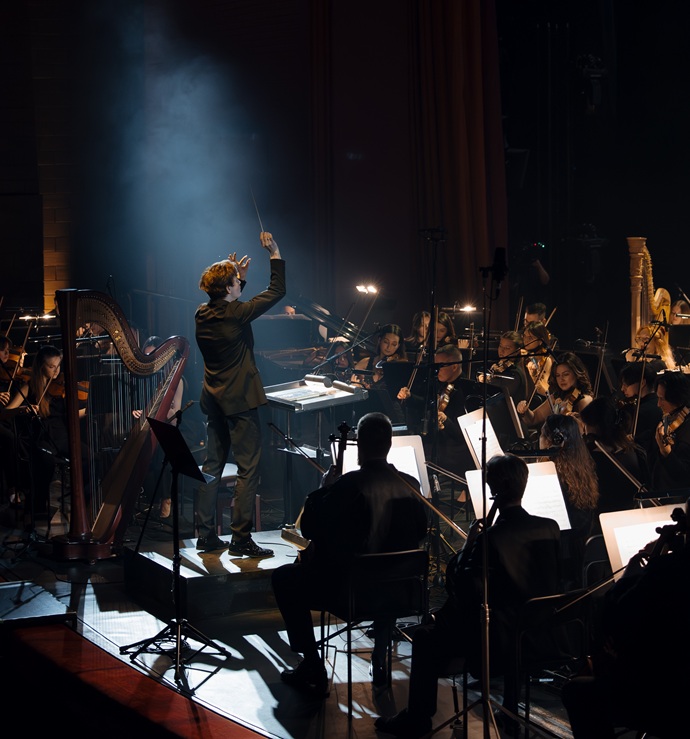 Музыка объединяет эпохи: в «Геликон‑Опере» прошел мультимедийный вечер «Векторы ХХ столетия»