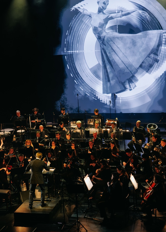 Музыка объединяет эпохи: в «Геликон‑Опере» прошел мультимедийный вечер «Векторы ХХ столетия»